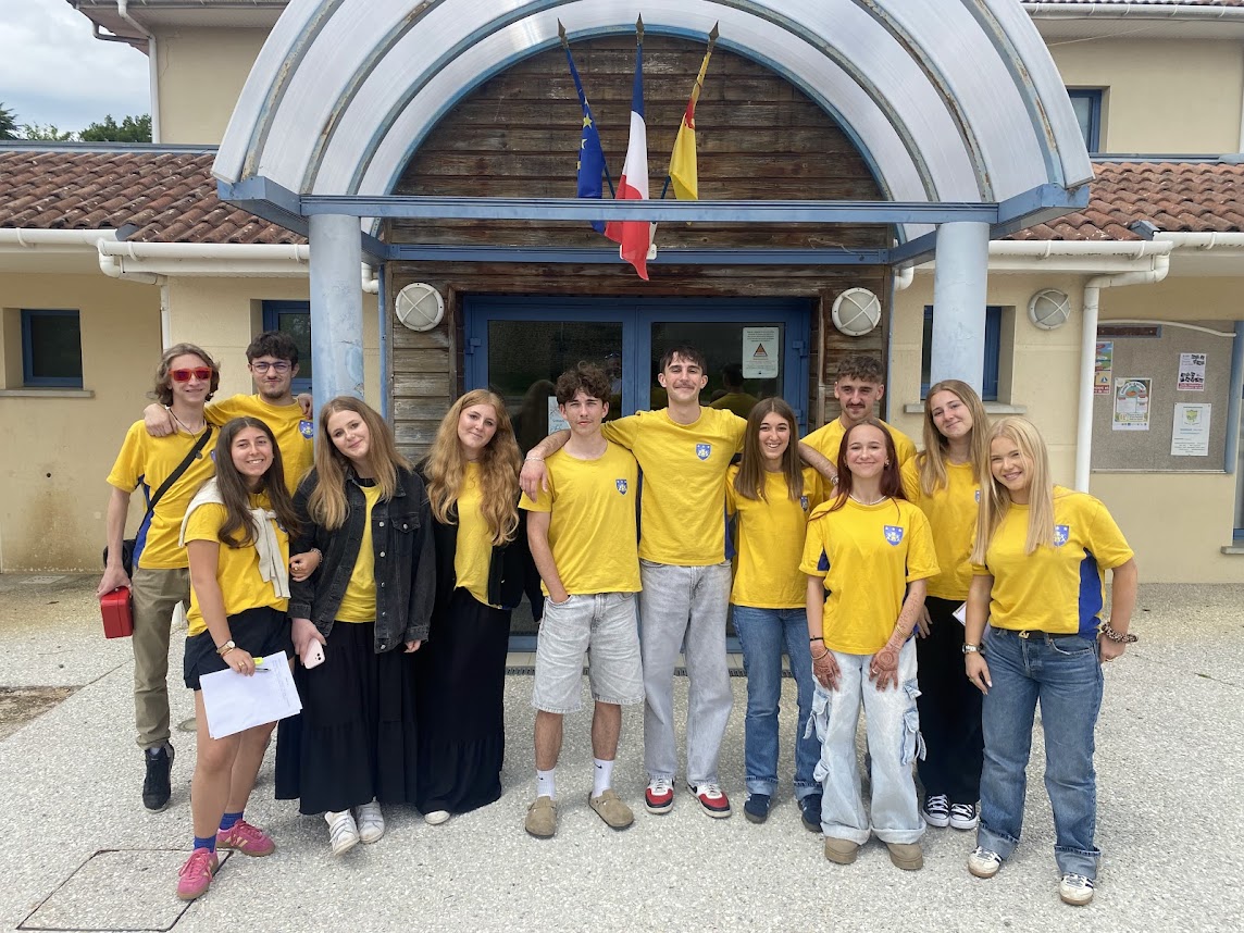 jeune comite depart serenade